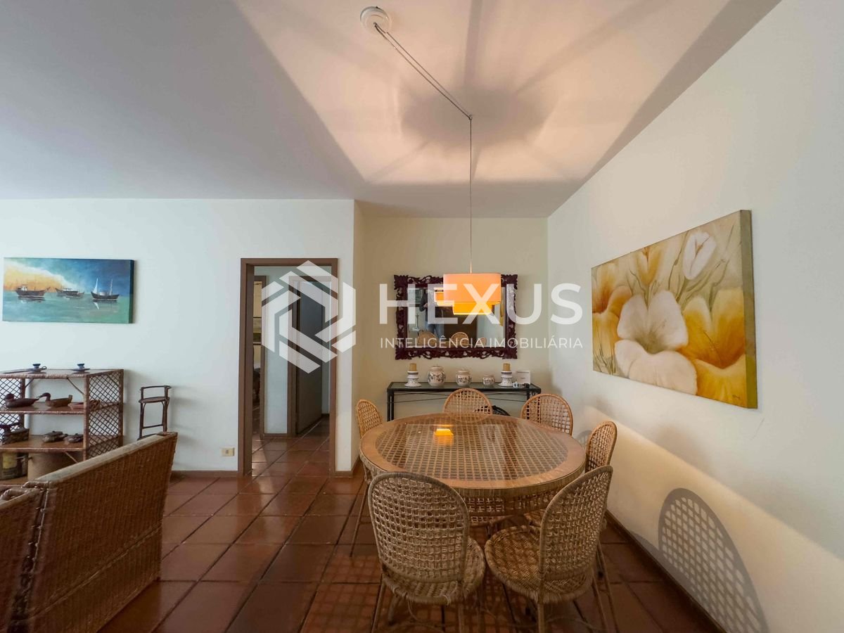 Foto 3 de Apartamento mobiliado a duas quadras da Praia das Pitangueiras, Guaruja
