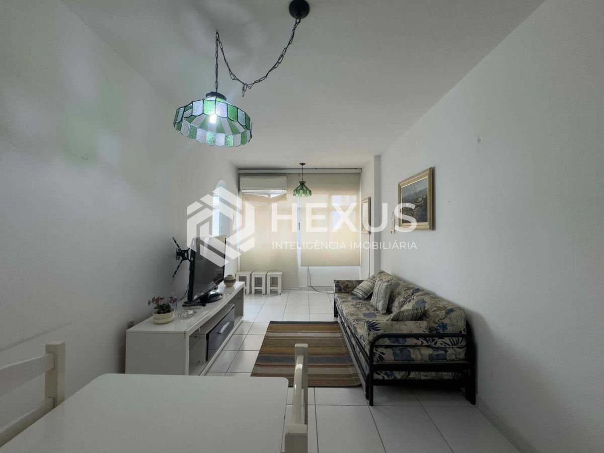 Foto 2 de Apartamento mobiliado a duas quadras da Praia das Pitangueiras, Guaruja | Hexus Inteligência Imobiliária