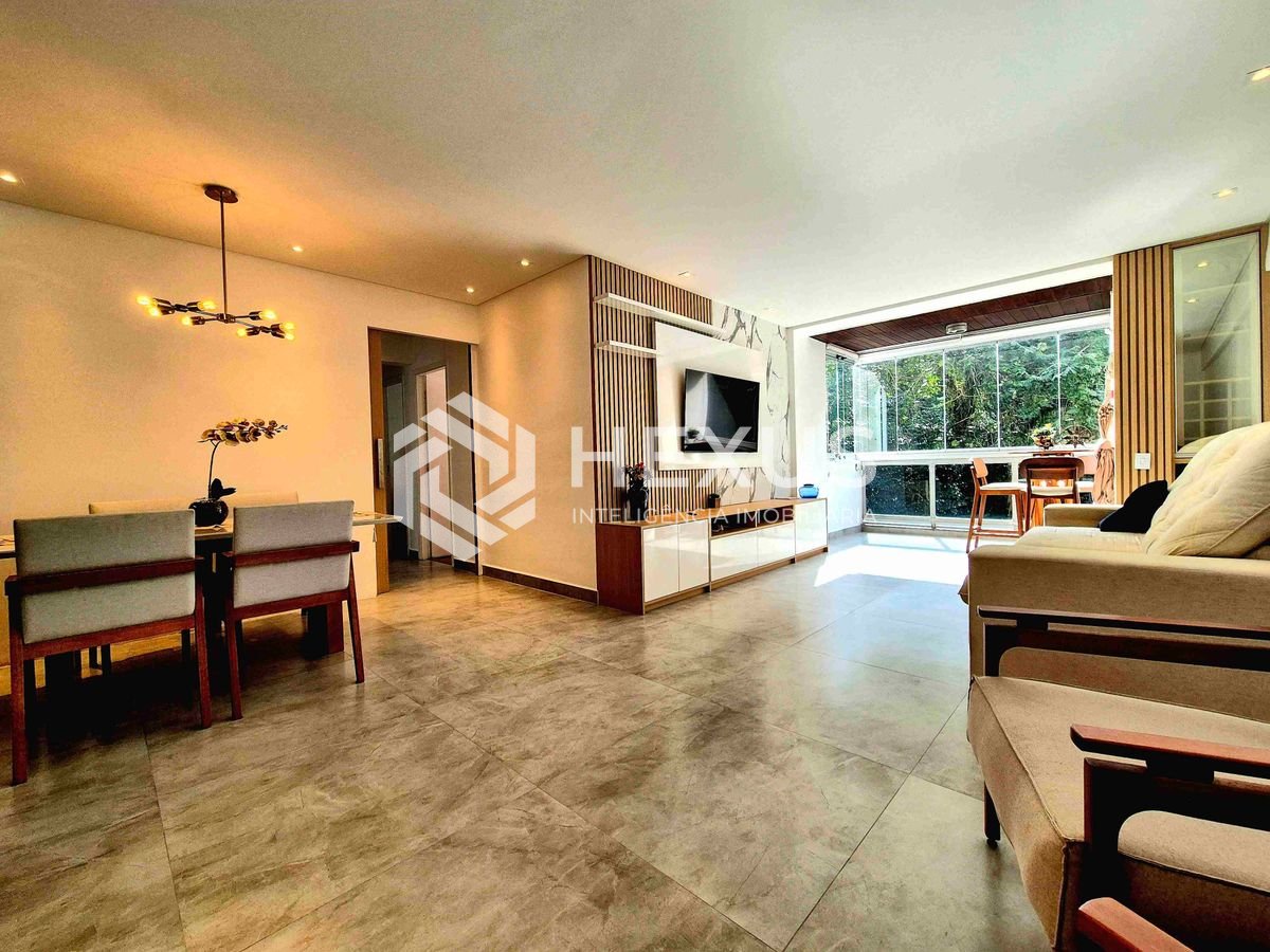 Foto 2 de Apartamento com varanda, reformado, lazer completo na Praia das Pitangueiras, Guaruja | Hexus