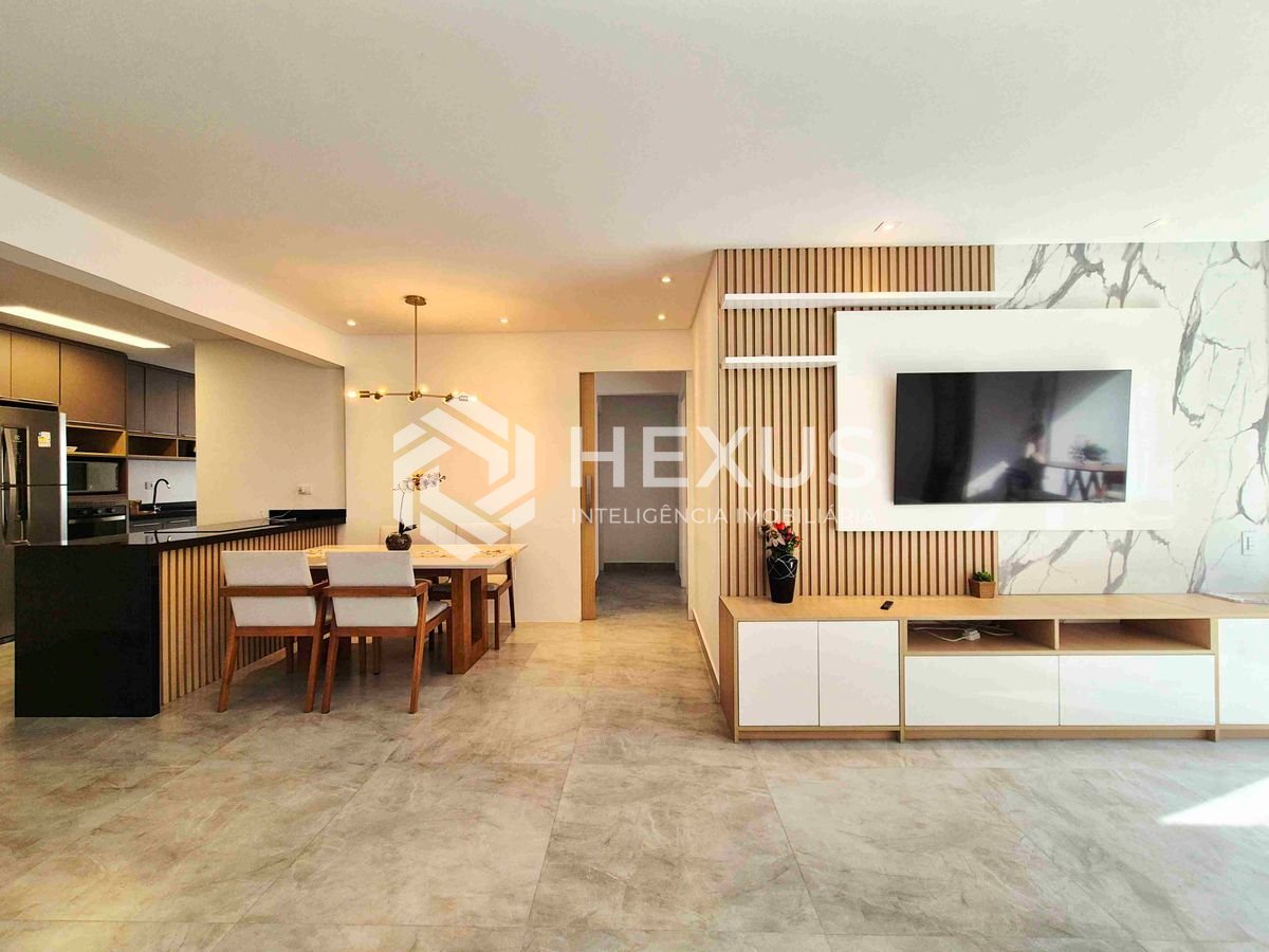Foto 3 de Apartamento com varanda, reformado, lazer completo na Praia das Pitangueiras, Guaruja | Hexus