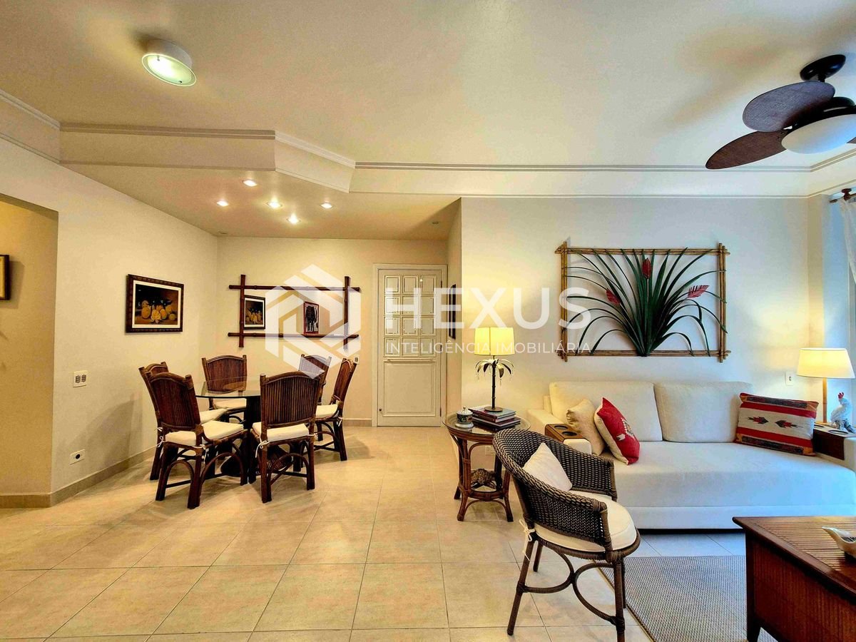 Foto 2 de Apartamento com varanda e lazer na Praia das Pitangueiras, Guaruja