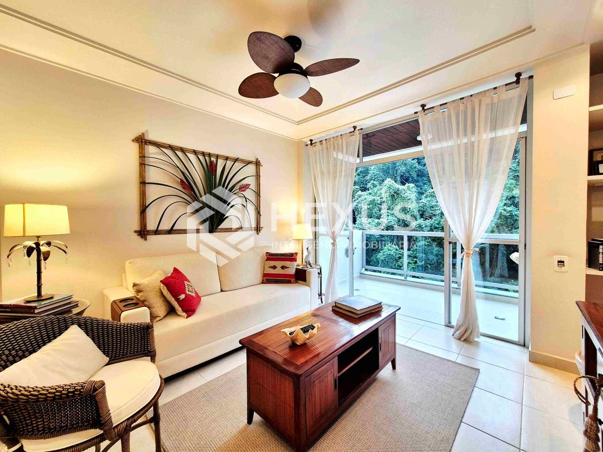 Foto 3 de Apartamento com varanda e lazer na Praia das Pitangueiras, Guaruja
