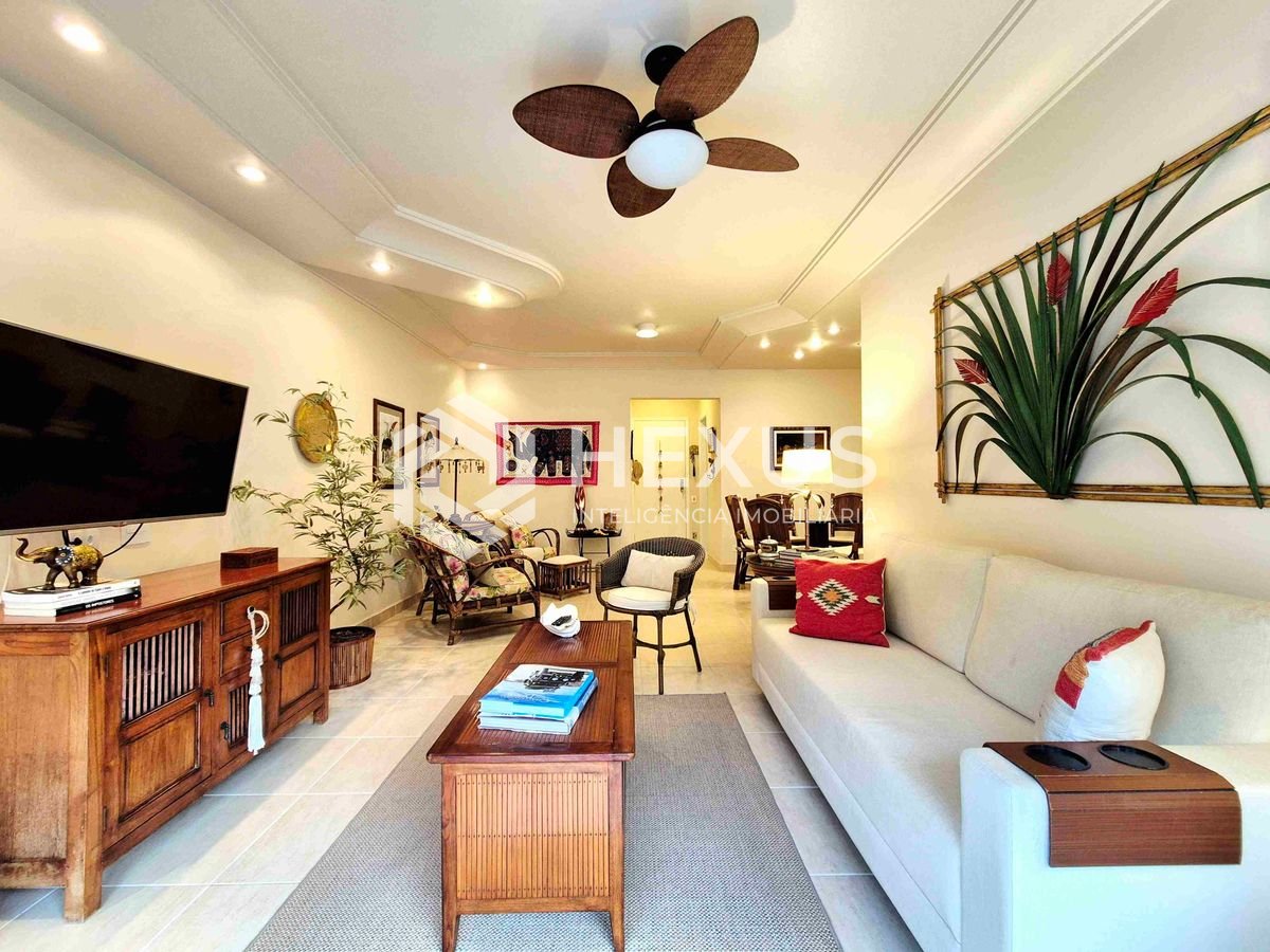 Foto 4 de Apartamento com varanda e lazer na Praia das Pitangueiras, Guaruja