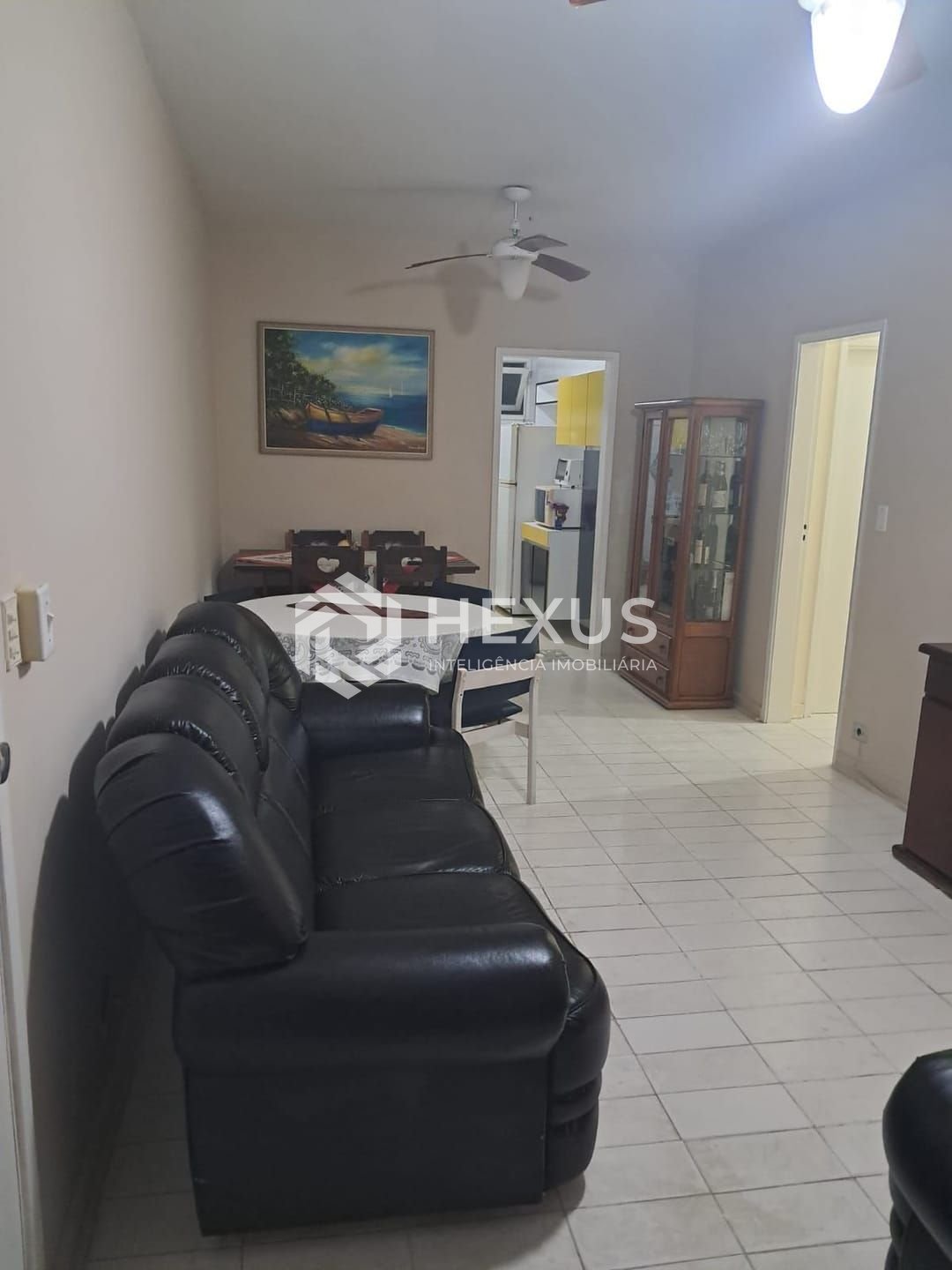 Foto 5 de Apartamento com varanda e vista mar na beira mar da Praia das Pitangueiras, Guaruja