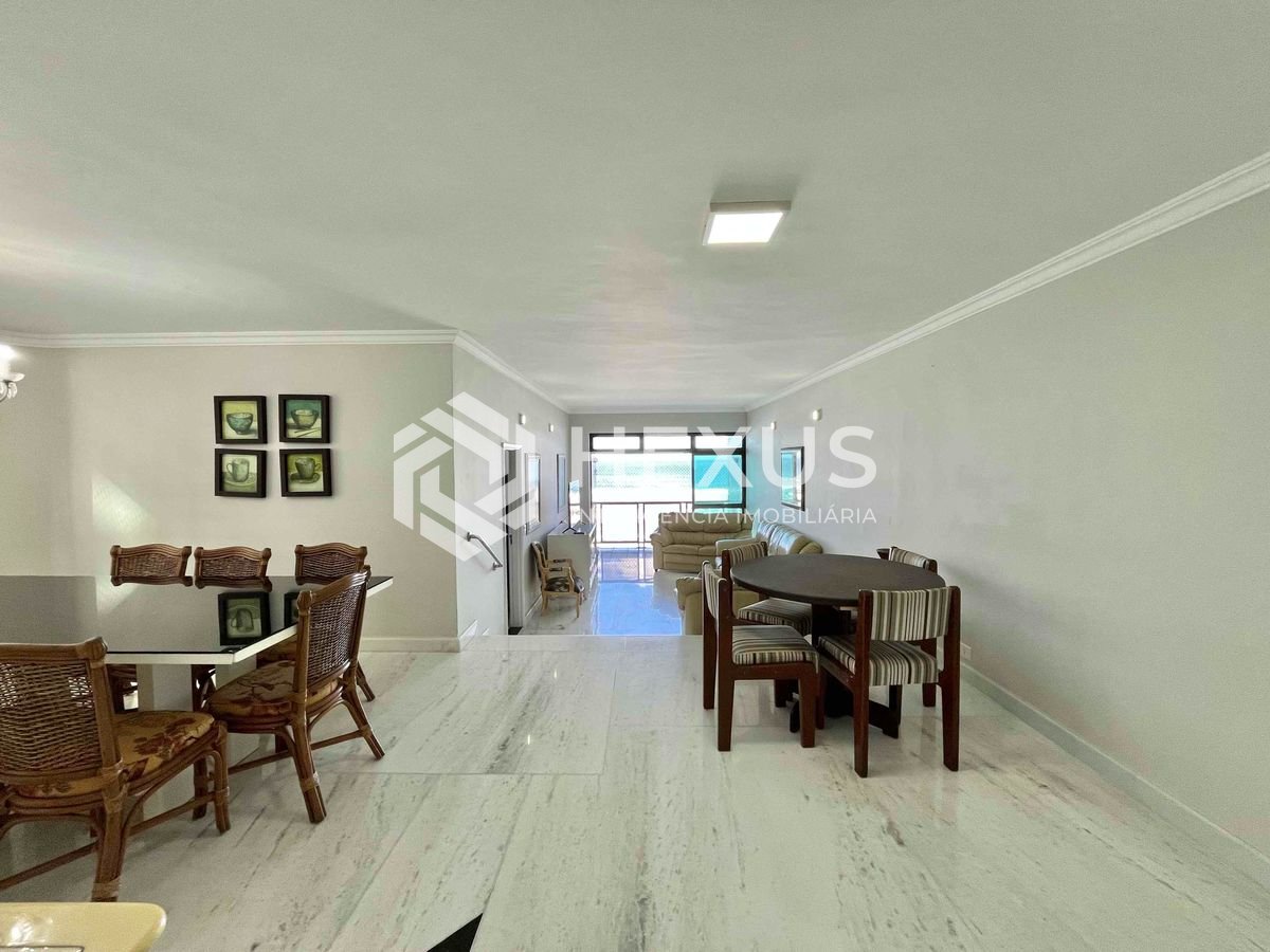 Foto 5 de Apartamento frente mar reformado com varanda vista mar e lazer na Praia das Pitangueiras, Guaruja
