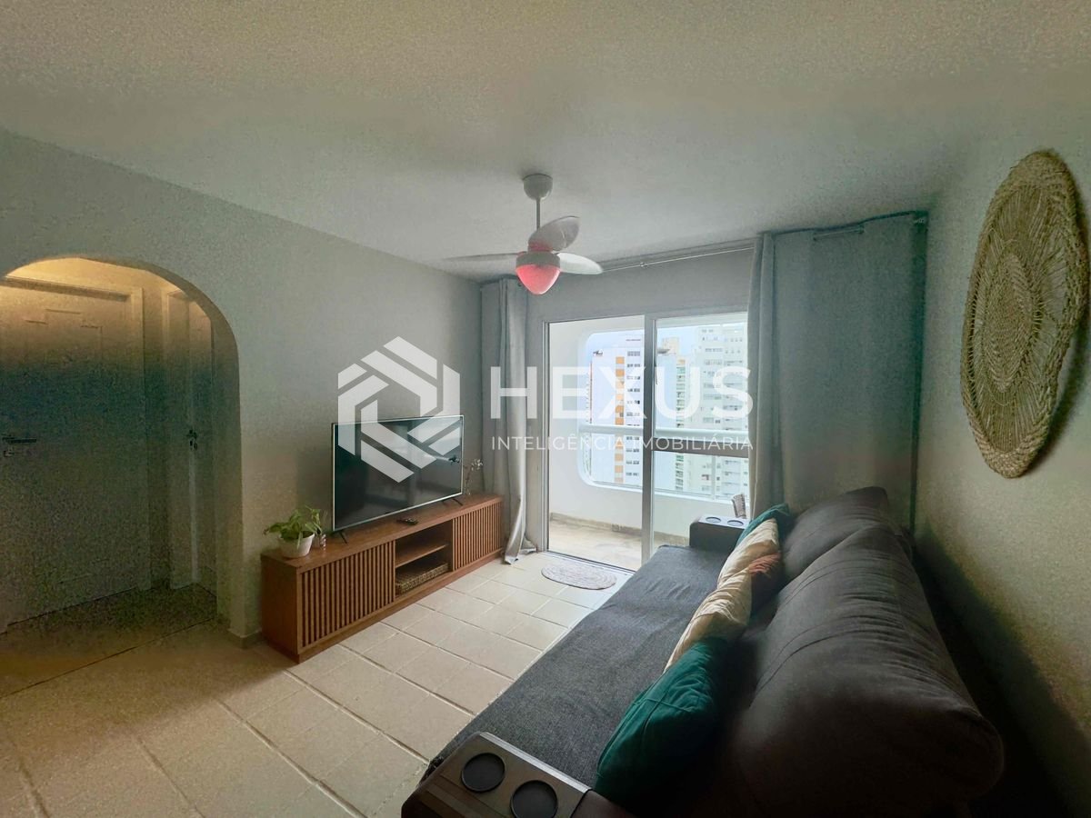Foto 3 de Apartamento com varanda e vista mar na beira mar da Praia das Pitangueiras, Guaruja