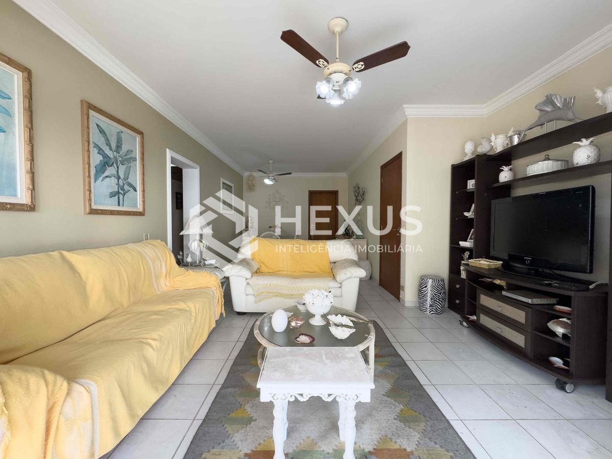 Foto 4 de Apartamento com varanda vista mar e lazer na beira mar da Praia das Pitangueiras, Guaruja