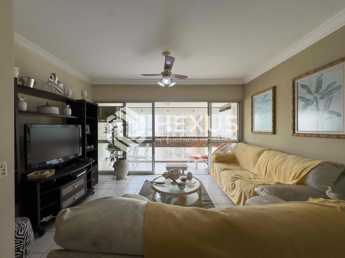 Foto 5 de Apartamento com varanda vista mar e lazer na beira mar da Praia das Pitangueiras, Guaruja