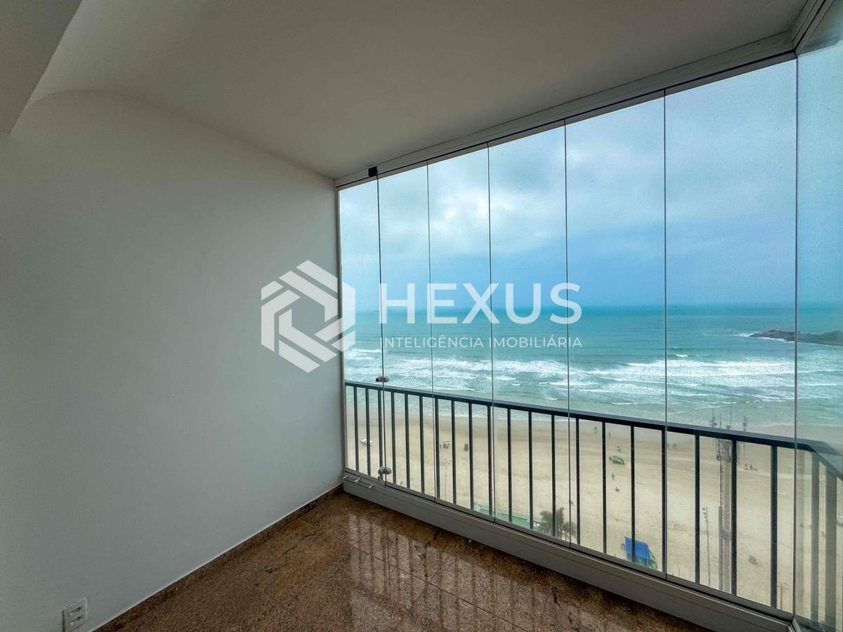 Foto 5 de Apartamento frente mar com varanda vista mar e lazer na Praia das Pitangueiras, Guaruja