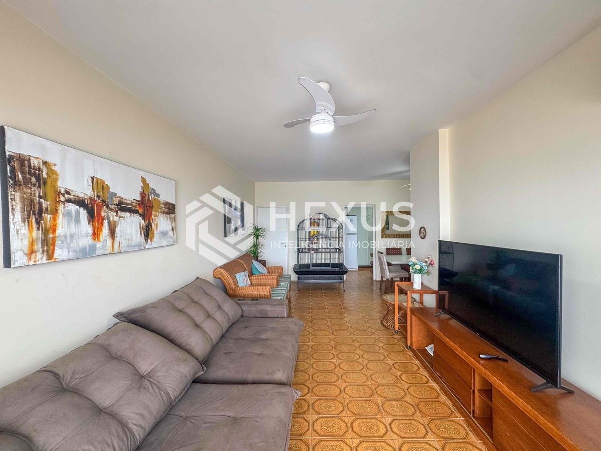 Foto 5 de Apartamento frente mar com varanda e lazer na Praia das Pitangueiras, Guaruja