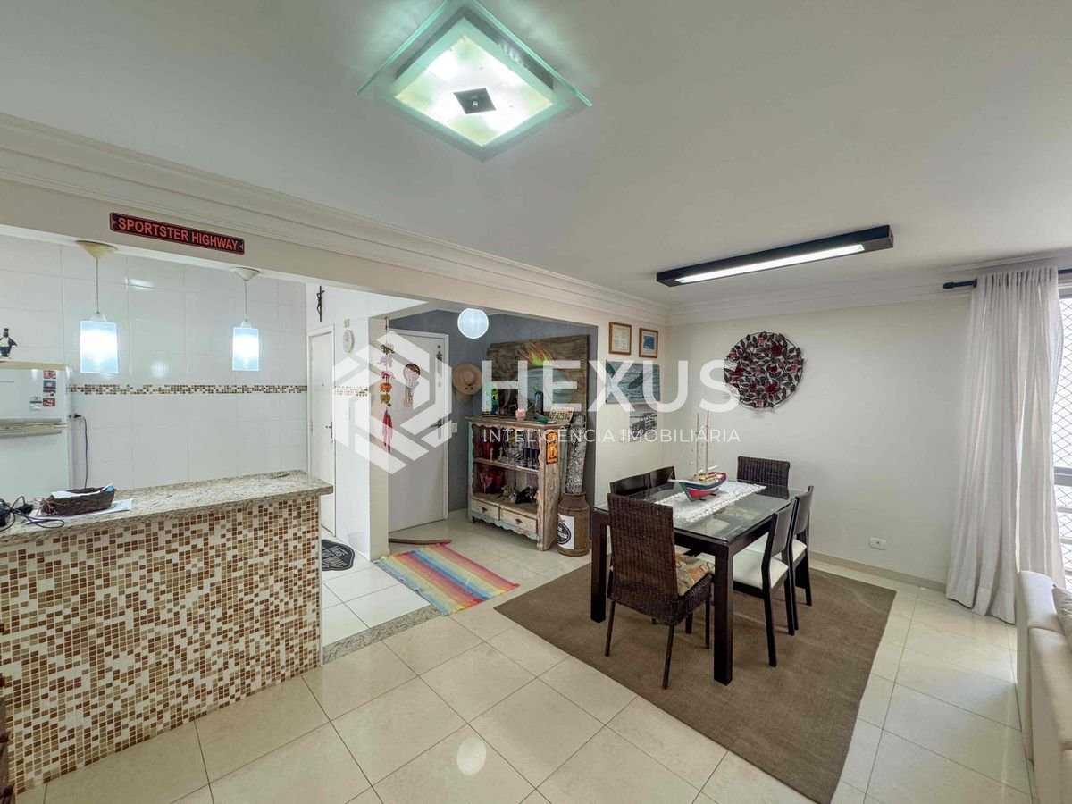 Foto 3 de Apartamento frente mar reformado com vista mar na Praia das Pitangueiras, Guaruja