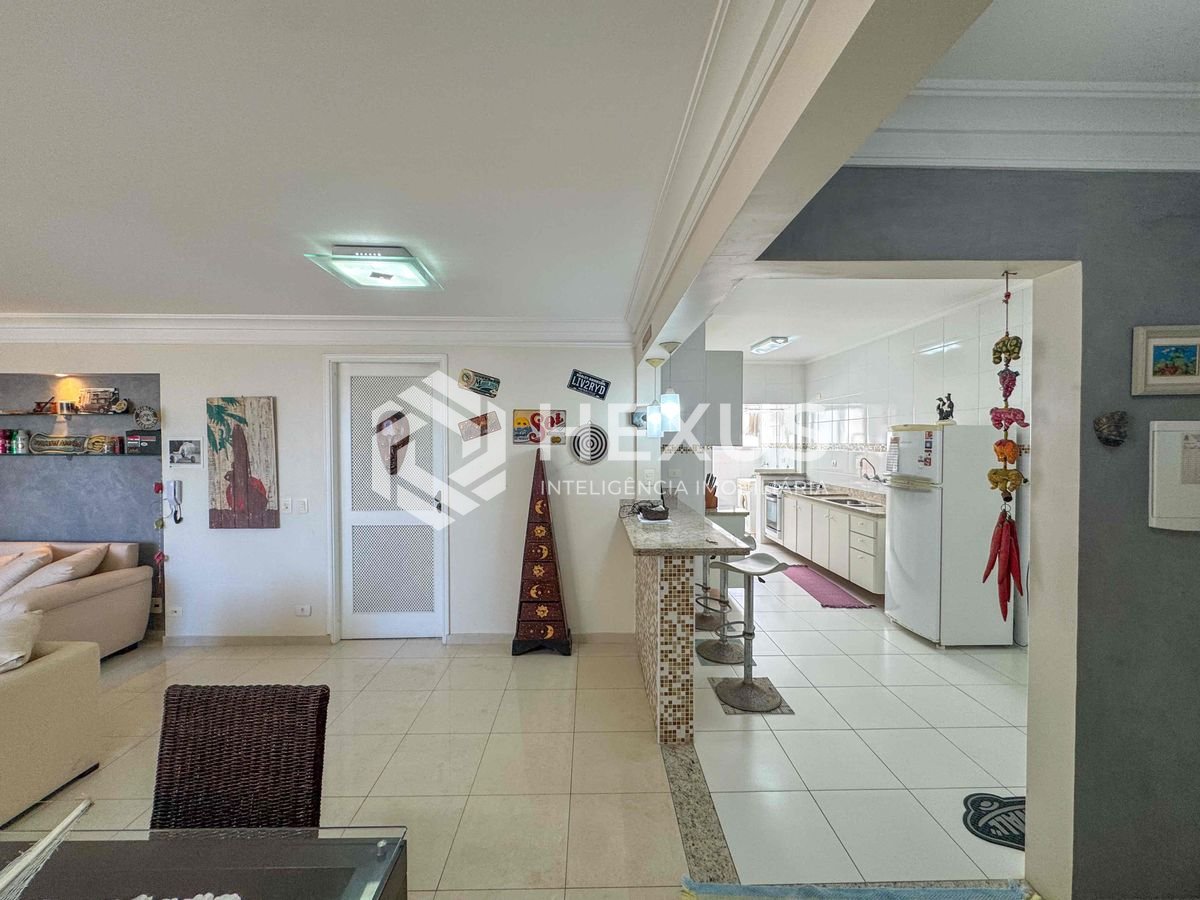 Foto 4 de Apartamento frente mar reformado com vista mar na Praia das Pitangueiras, Guaruja