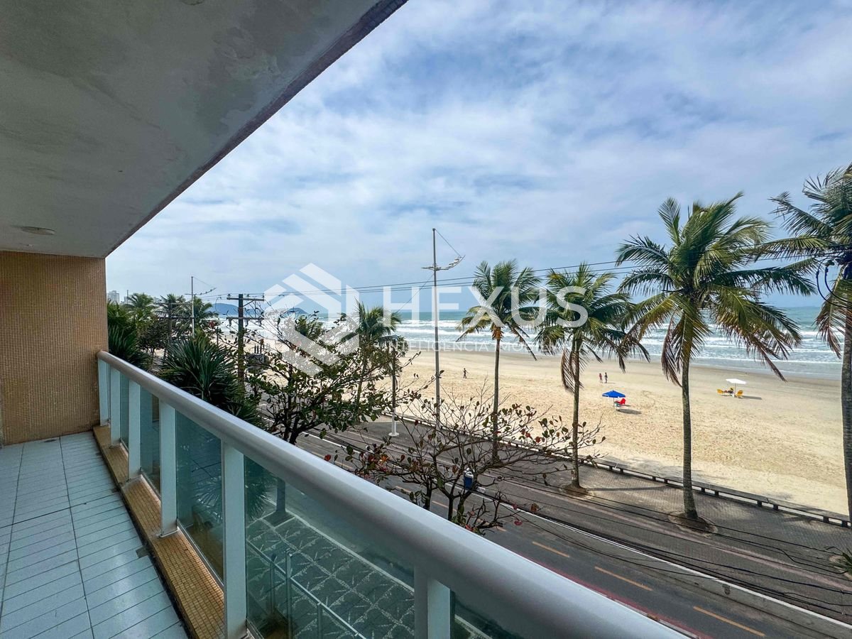 Foto 3 de Apartamento frente mar com varanda vista mar na Praia das Pitangueiras, Guaruja