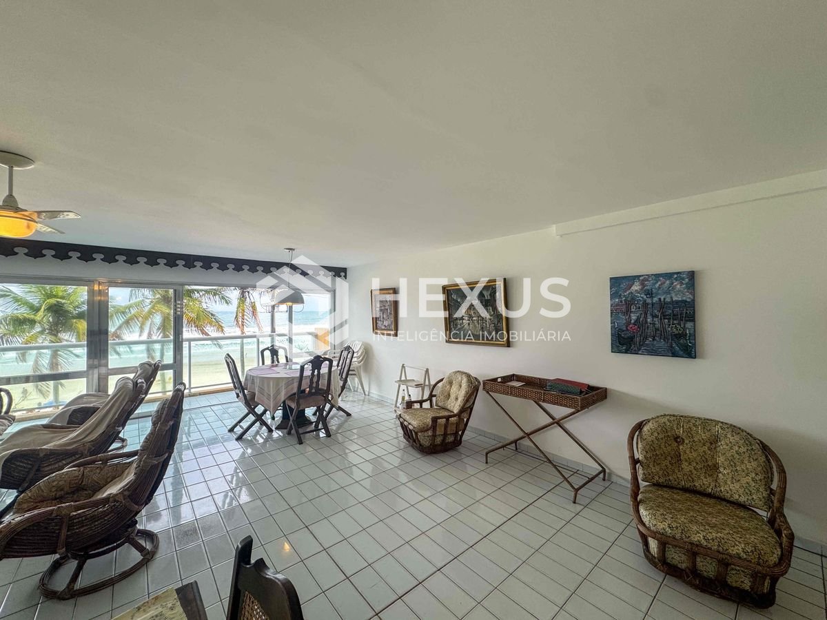 Foto 4 de Apartamento frente mar com varanda vista mar na Praia das Pitangueiras, Guaruja