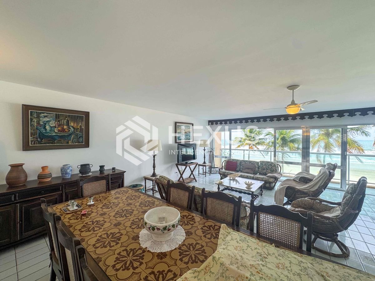 Foto 5 de Apartamento frente mar com varanda vista mar na Praia das Pitangueiras, Guaruja