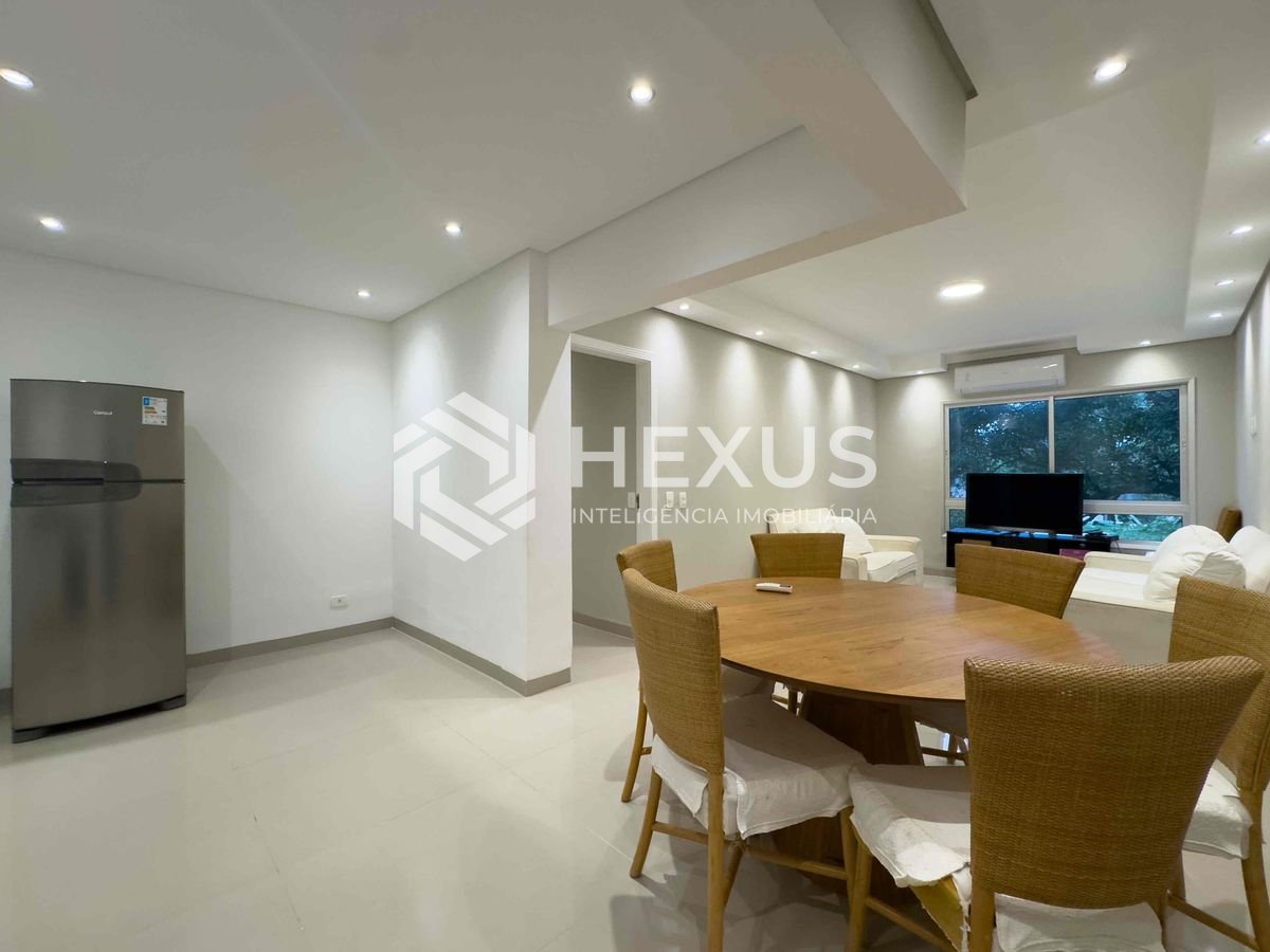 Foto 4 de Apartamento beira mar, reformado, com varanda e lazer, Praia das Asturias, Guaruja | Hexus