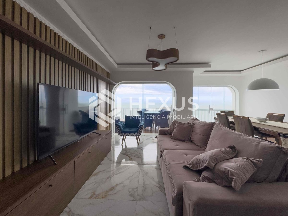 Foto 3 de Apartamento frente mar com reformado varanda e vista mar na Praia das Pitangueiras, Guaruja