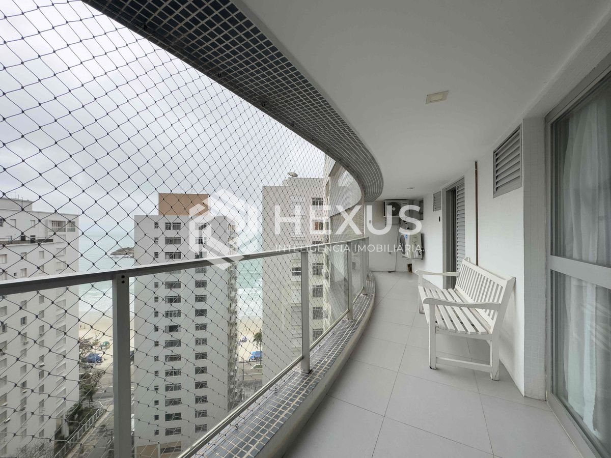 Foto 3 de Apartamento com varanda, vista mar, lazer, quadra mar da Praia das Pitangueiras, Guaruja - Hexus