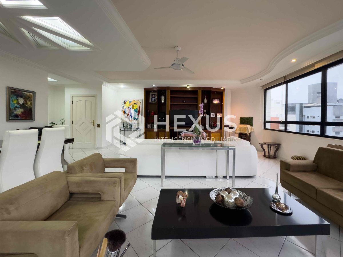 Foto 2 de Apartamento reformado e mobiliado com lazer na Praia das Pitangueiras, Guaruja