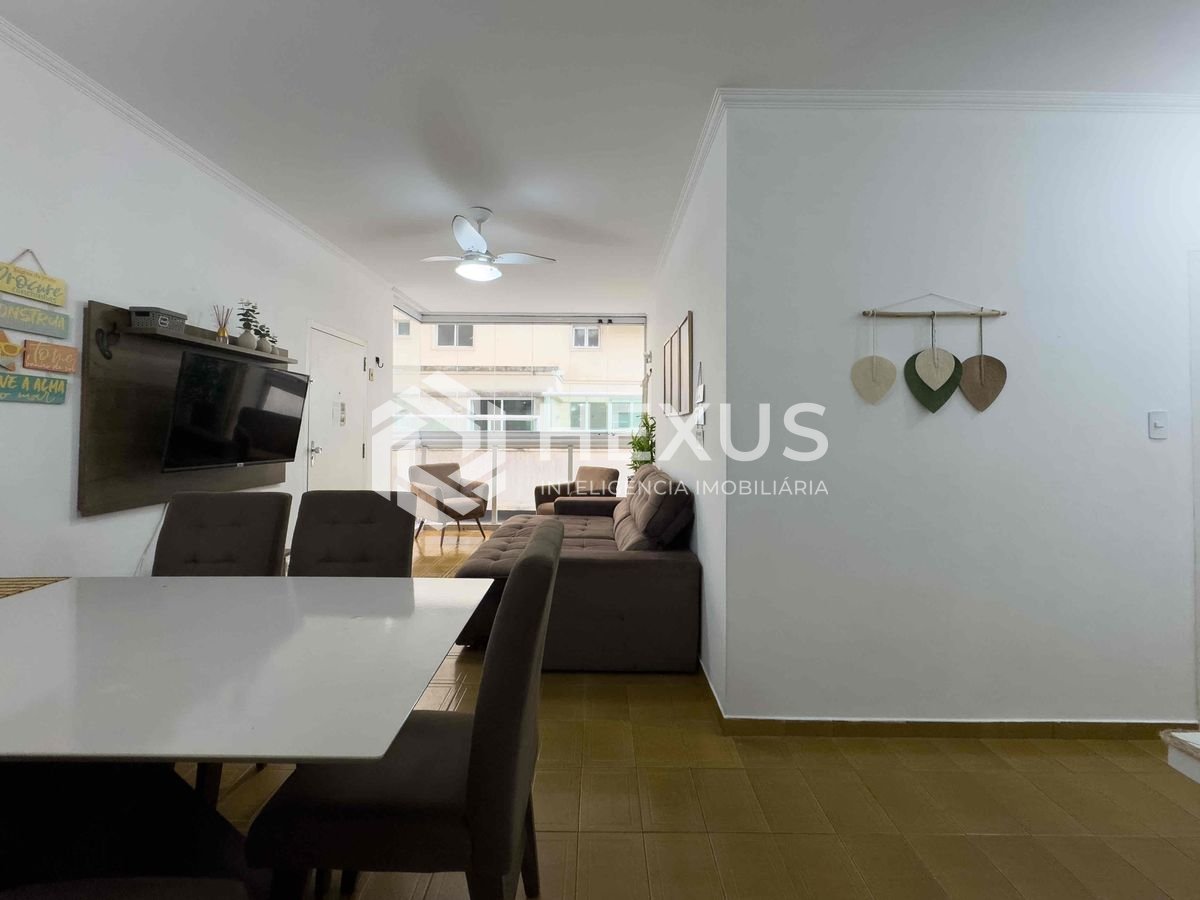 Foto 3 de Apartamento com varanda na quadra mar da Praia das Pitangueiras, Guaruja - Hexus