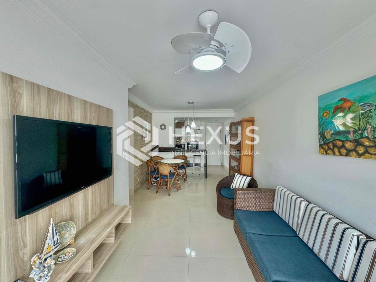 Foto 4 de Apartamento beira mar com varanda e lazer na Praia do Tombo, Guaruja