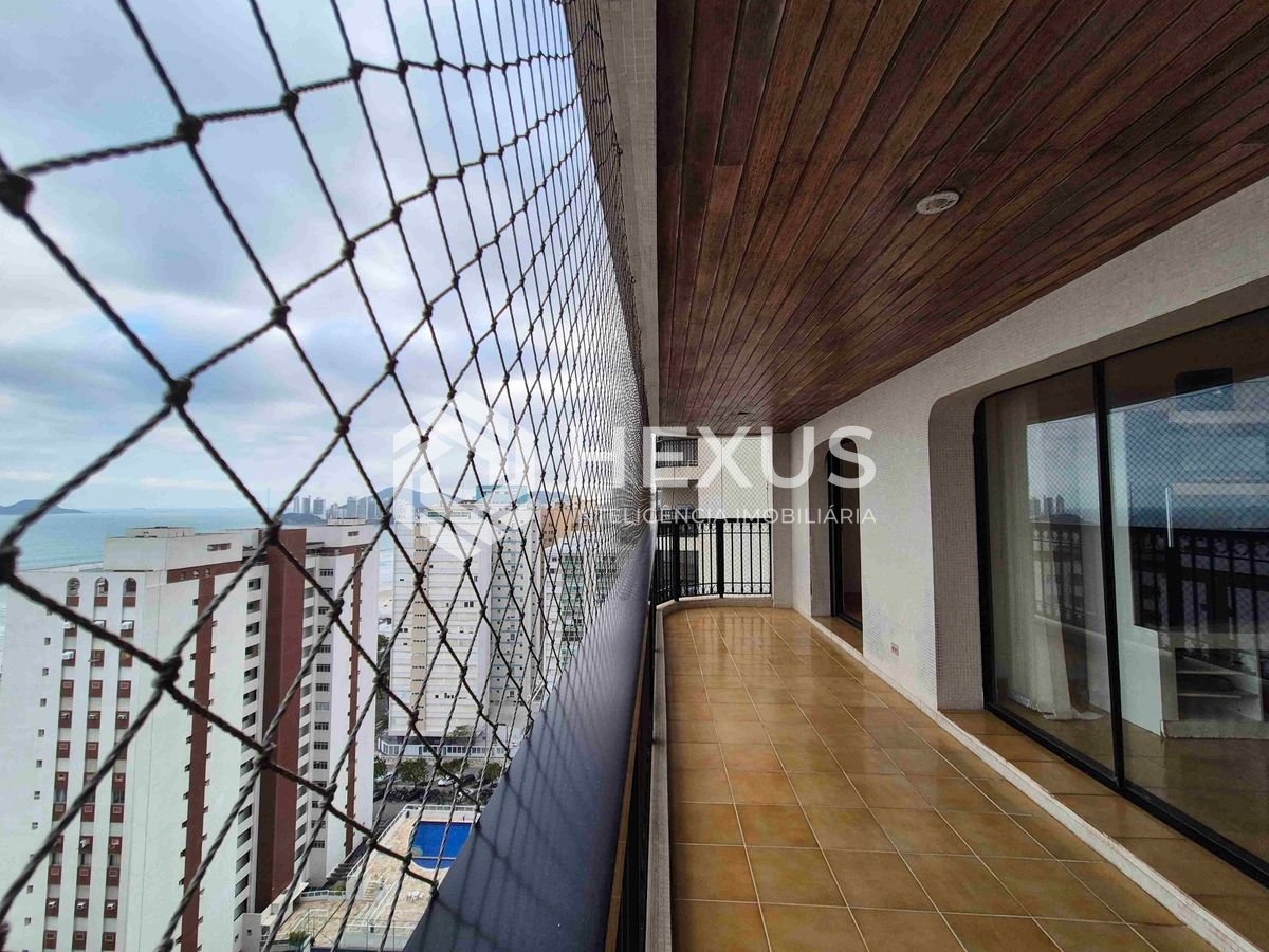 Foto 5 de Apartamento com varanda, lazer e vista mar na quadra mar da Praia das Pitangueiras, Guaruja