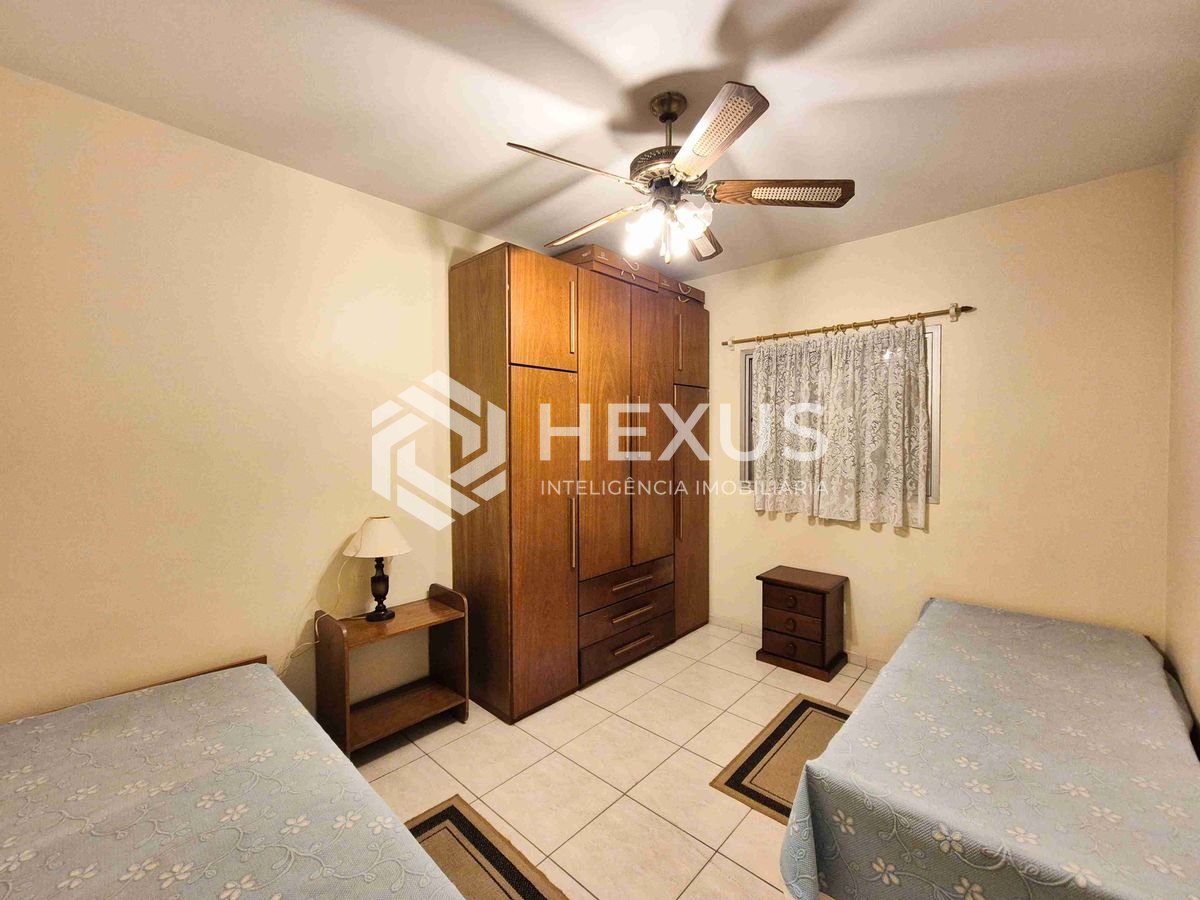 Foto 4 de Apartamento na quadra mar da Praia das Pitangueiras, Guaruja