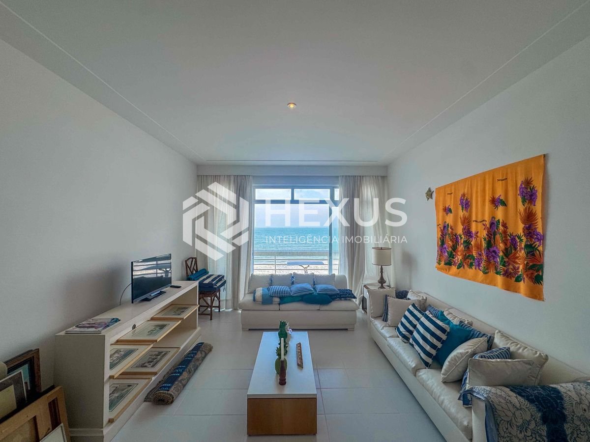 Foto 2 de Apartamento frente mar com varanda e vista mar na Praia das Pitangueiras, Guaruja