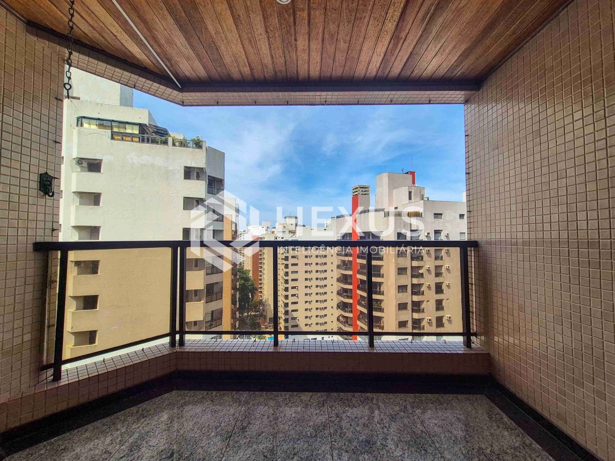 Foto 5 de Apartamento com varanda e lazer na Praia das Pitangueiras, Guaruja