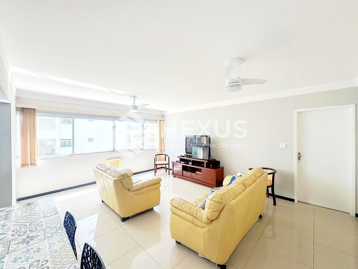 Foto 2 de Apartamento reformado a duas quadras da Praia das Asturias, Guaruja