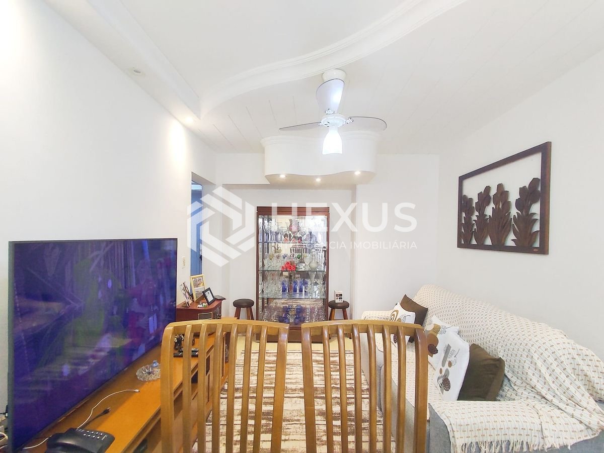 Foto 3 de Apartamento com varanda, 2 quartos, 1 vaga na praia das Asturias, Guaruja-sp