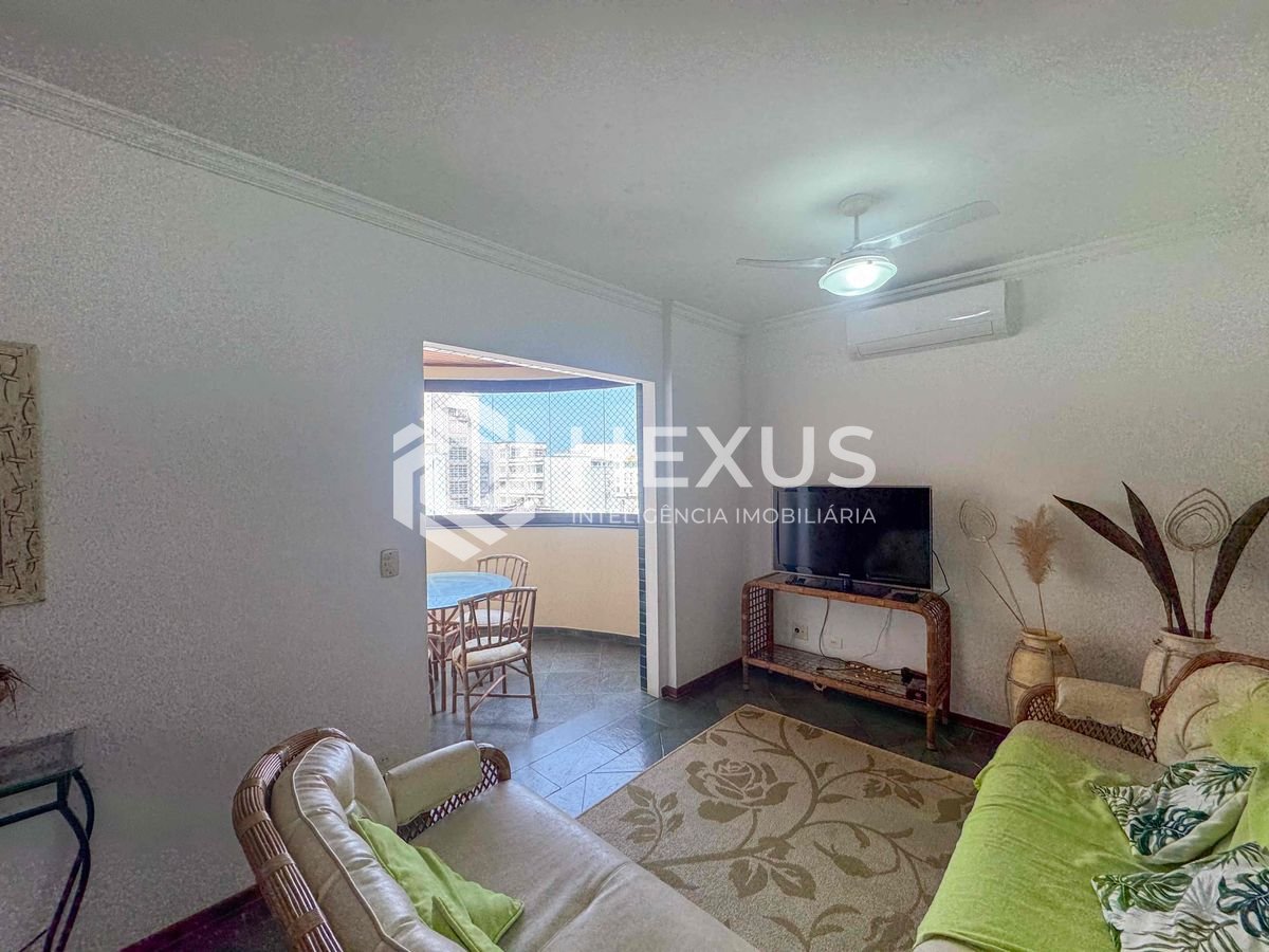 Foto 3 de Apartamento com varanda vista mar e lazer na quadra mar da Praia das Pitangueiras, Guaruja