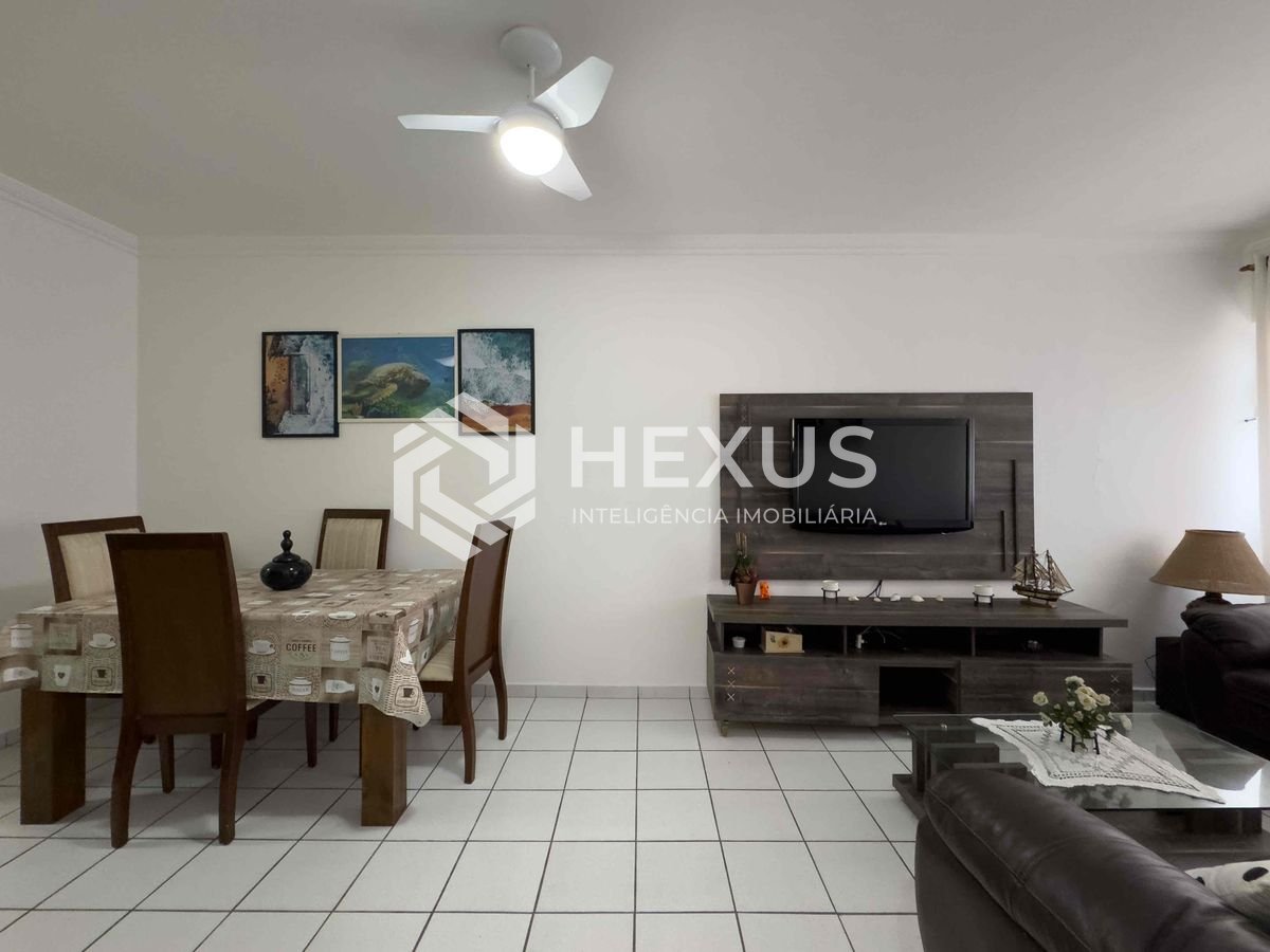 Foto 3 de Apartamento a duas quadras da Praia das Pitangueiras, Guaruja