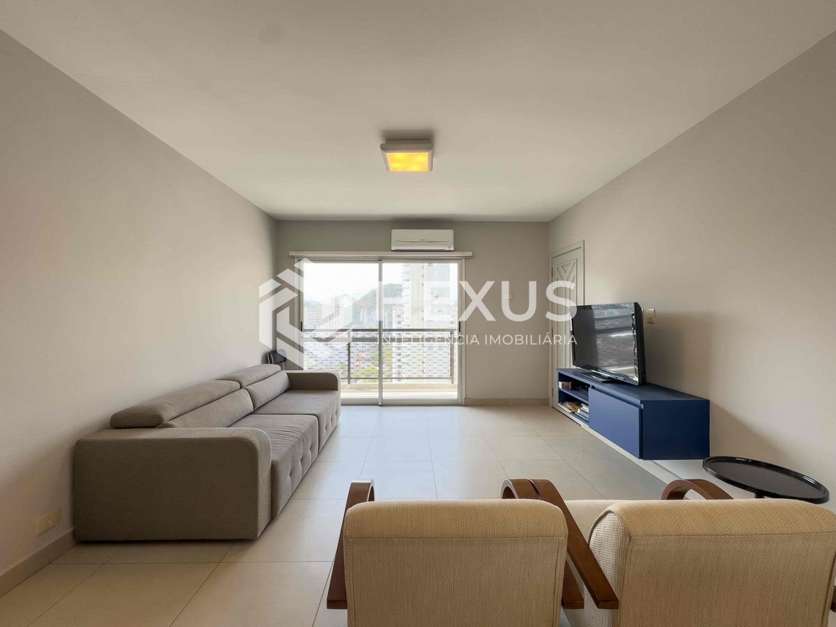 Foto 2 de Apartamento reformado com varanda vista mar e lazer na Praia das Pitangueiras, Guaruja
