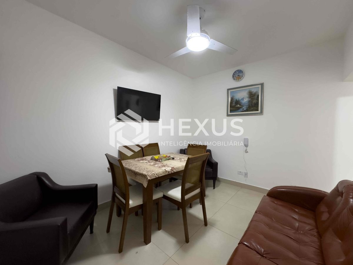 Foto 2 de Apartamento reformado e mobiliado na quadra mar da Praia das Pitangueiras, Guaruja