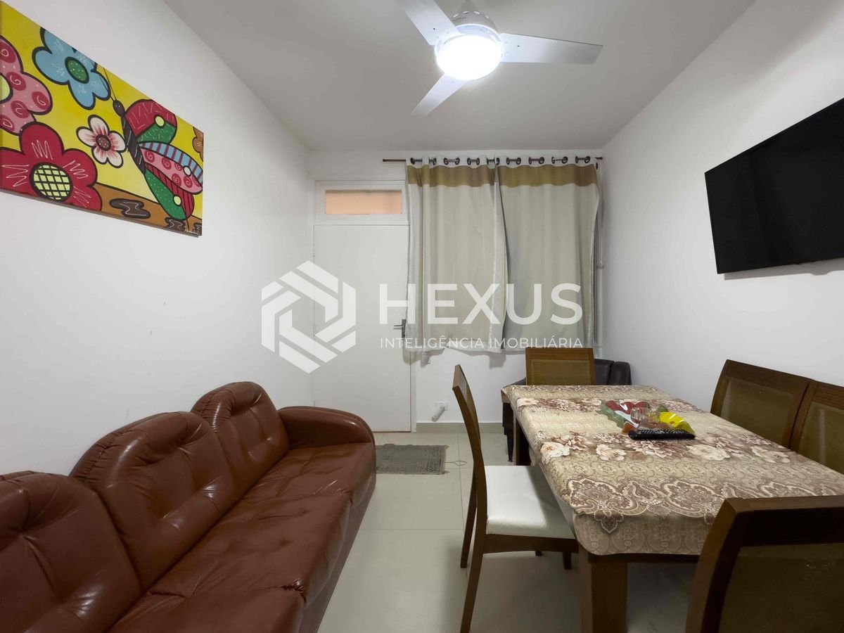 Foto 3 de Apartamento reformado e mobiliado na quadra mar da Praia das Pitangueiras, Guaruja