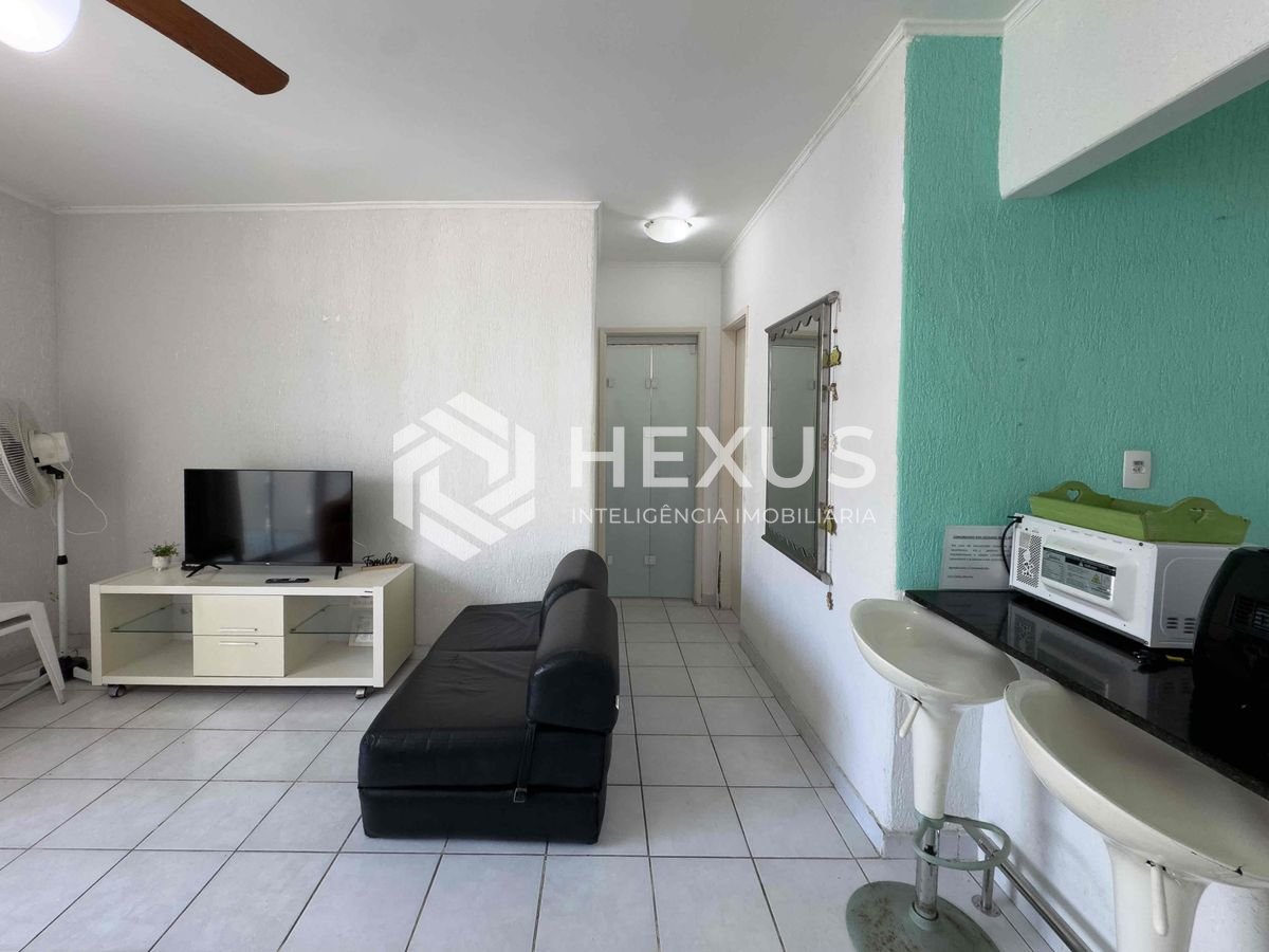 Foto 3 de Apartamento com varanda vista mar na beira mar das Pitangueiras, Guaruja