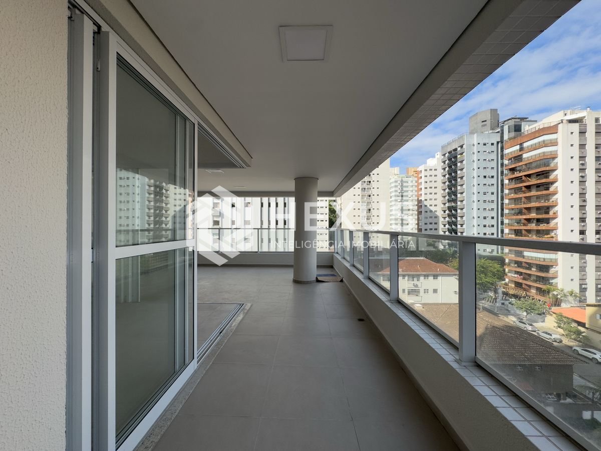 Foto 4 de Apartamento com varanda gourmet e lazer em prédio novo na Praia das Pitangueiras, Guaruja