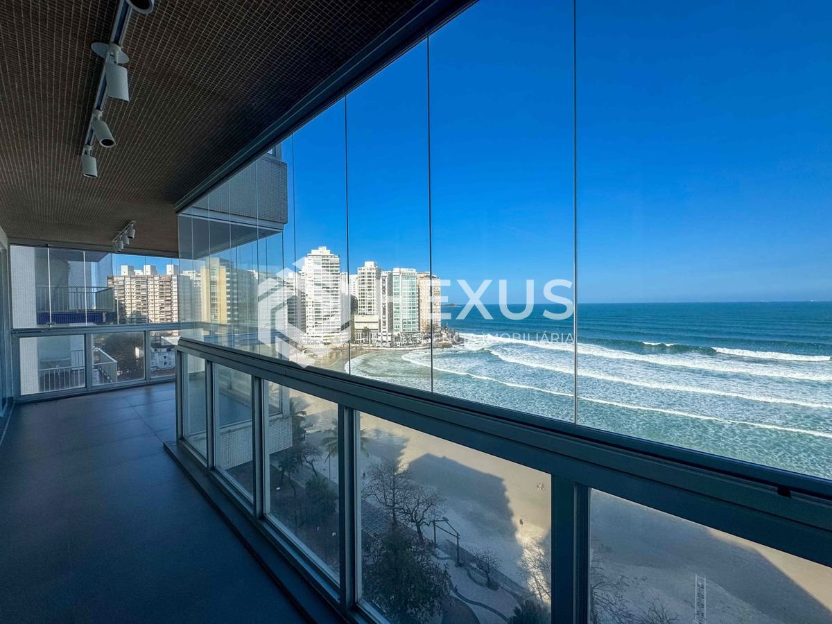 Foto 4 de Apartamento frente mar com varanda e vista mar na Praia das Pitangueiras, Guaruja