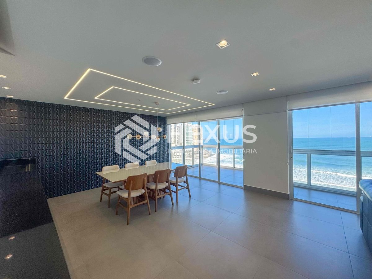 Foto 5 de Apartamento frente mar com varanda e vista mar na Praia das Pitangueiras, Guaruja