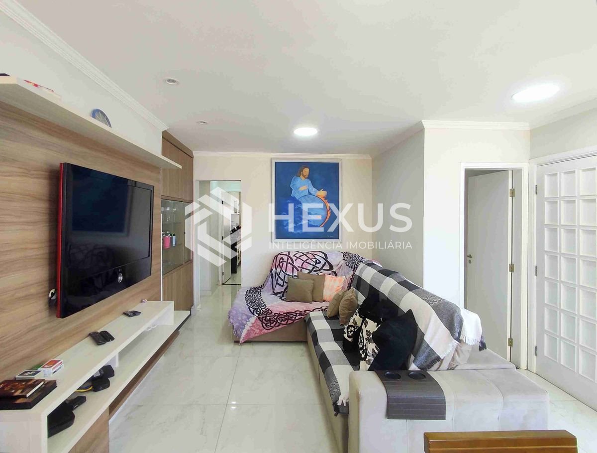 Foto 3 de Apartamento com varanda e lazer a uma quadra da Praia das Asturias, Guaruja