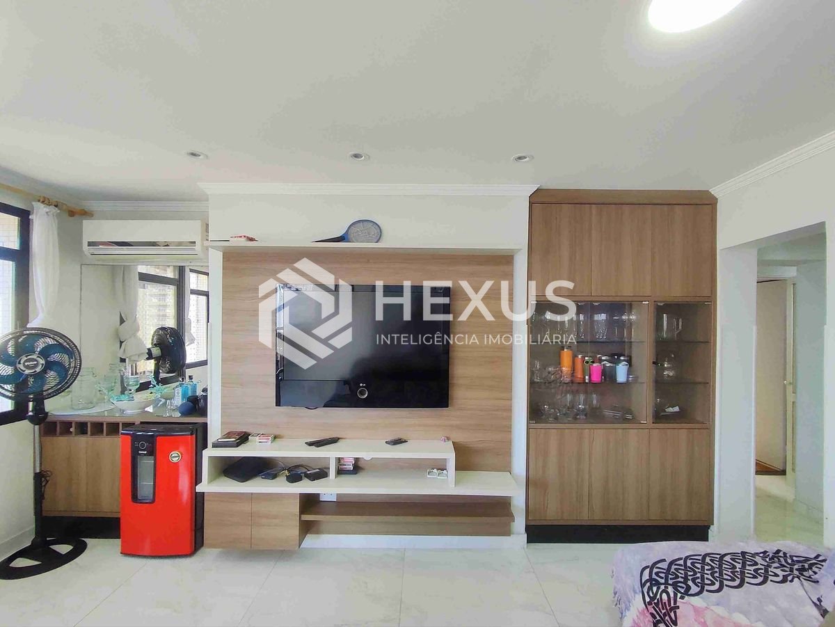 Foto 4 de Apartamento com varanda e lazer a uma quadra da Praia das Asturias, Guaruja