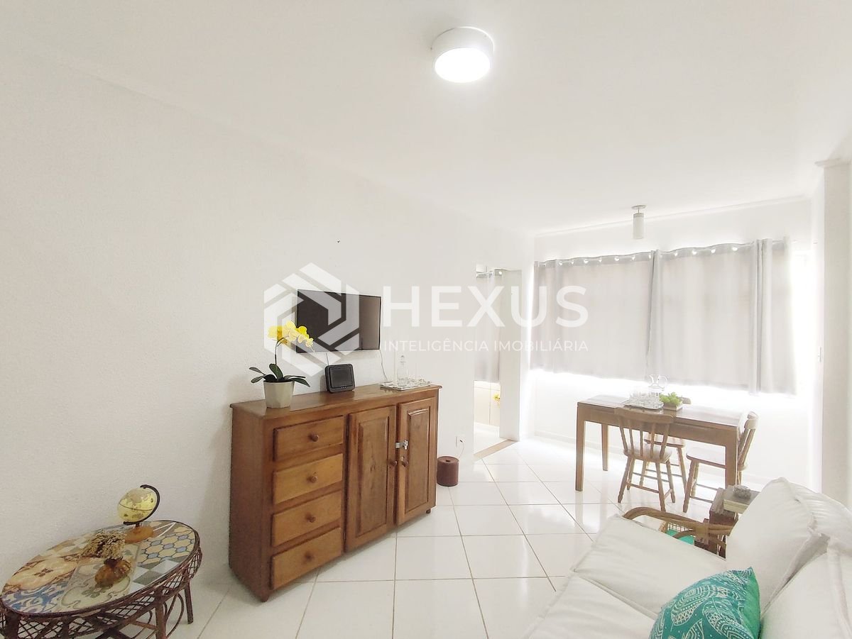 Foto 2 de Apartamento a duas quadras da Praia das Pitangueiras, Guaruja