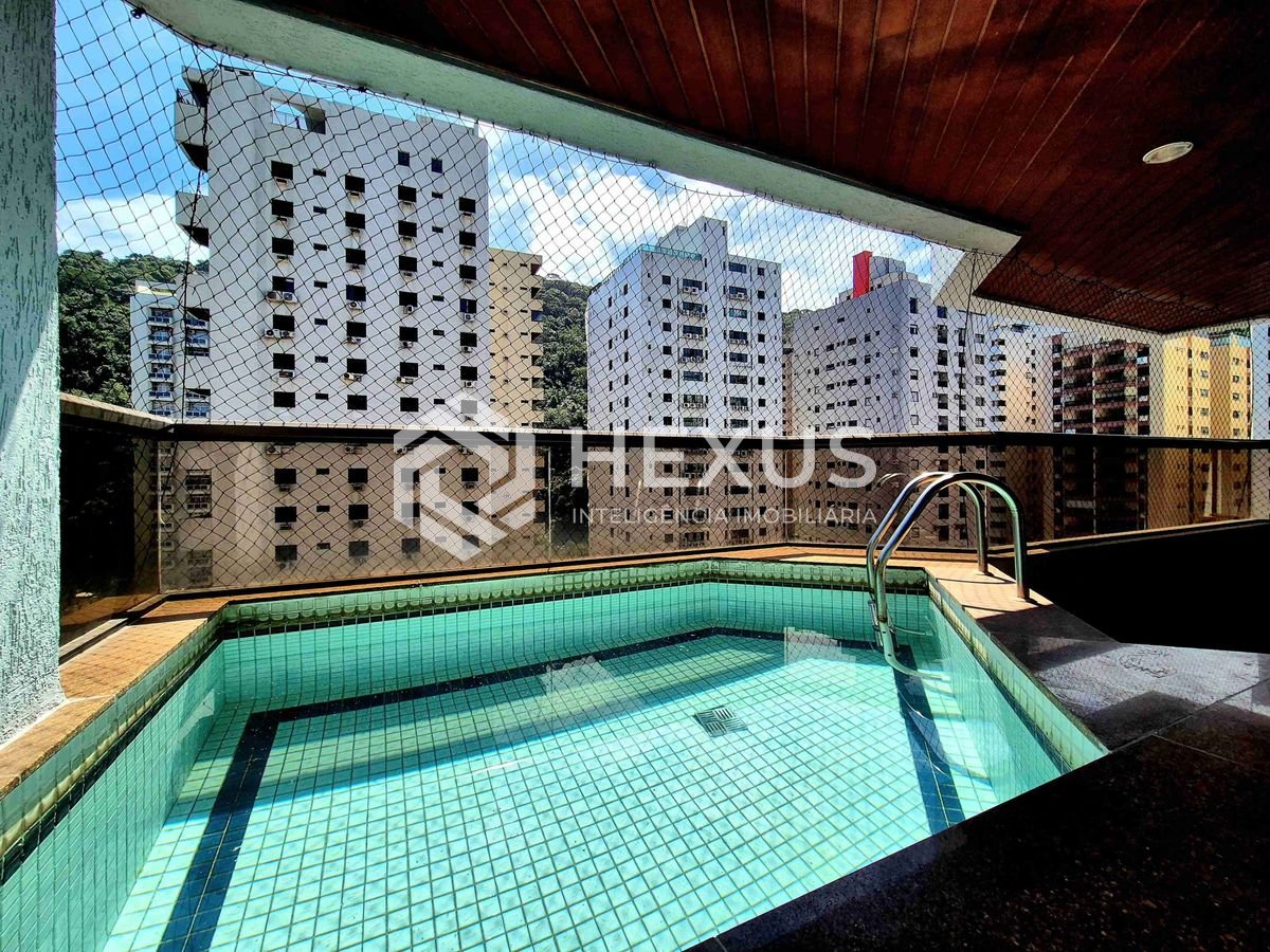 Foto 4 de Apartamento reformado com piscina e churrasqueira na varanda na Praia das Pitangueiras, Guaruja