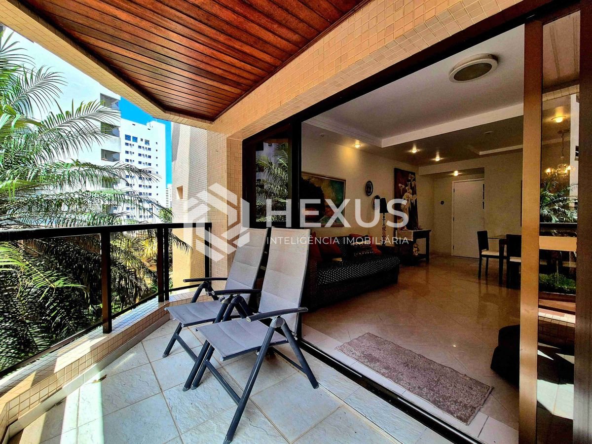 Foto 3 de Apartamento com varanda e lazer na Praia das Pitangueiras, Guaruja