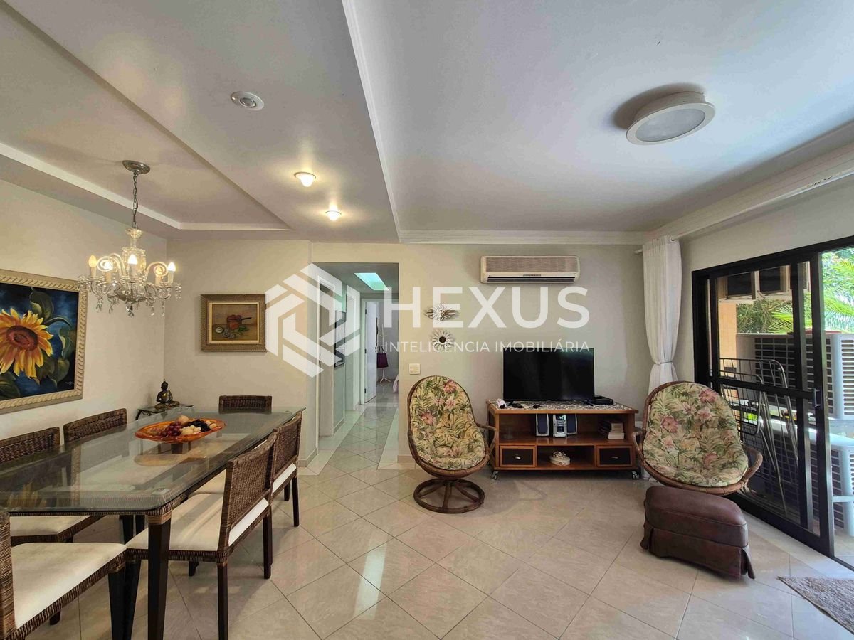 Foto 4 de Apartamento com varanda e lazer na Praia das Pitangueiras, Guaruja