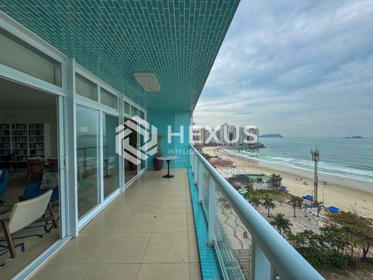 Foto 2 de Apartamento frente mar reformado com varanda vista mar na Praia das Pitangueiras, Guaruja