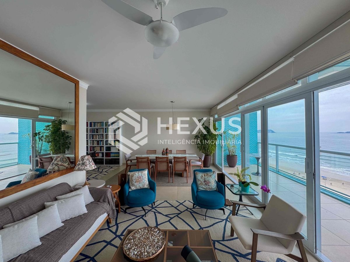 Foto 5 de Apartamento frente mar reformado com varanda vista mar na Praia das Pitangueiras, Guaruja