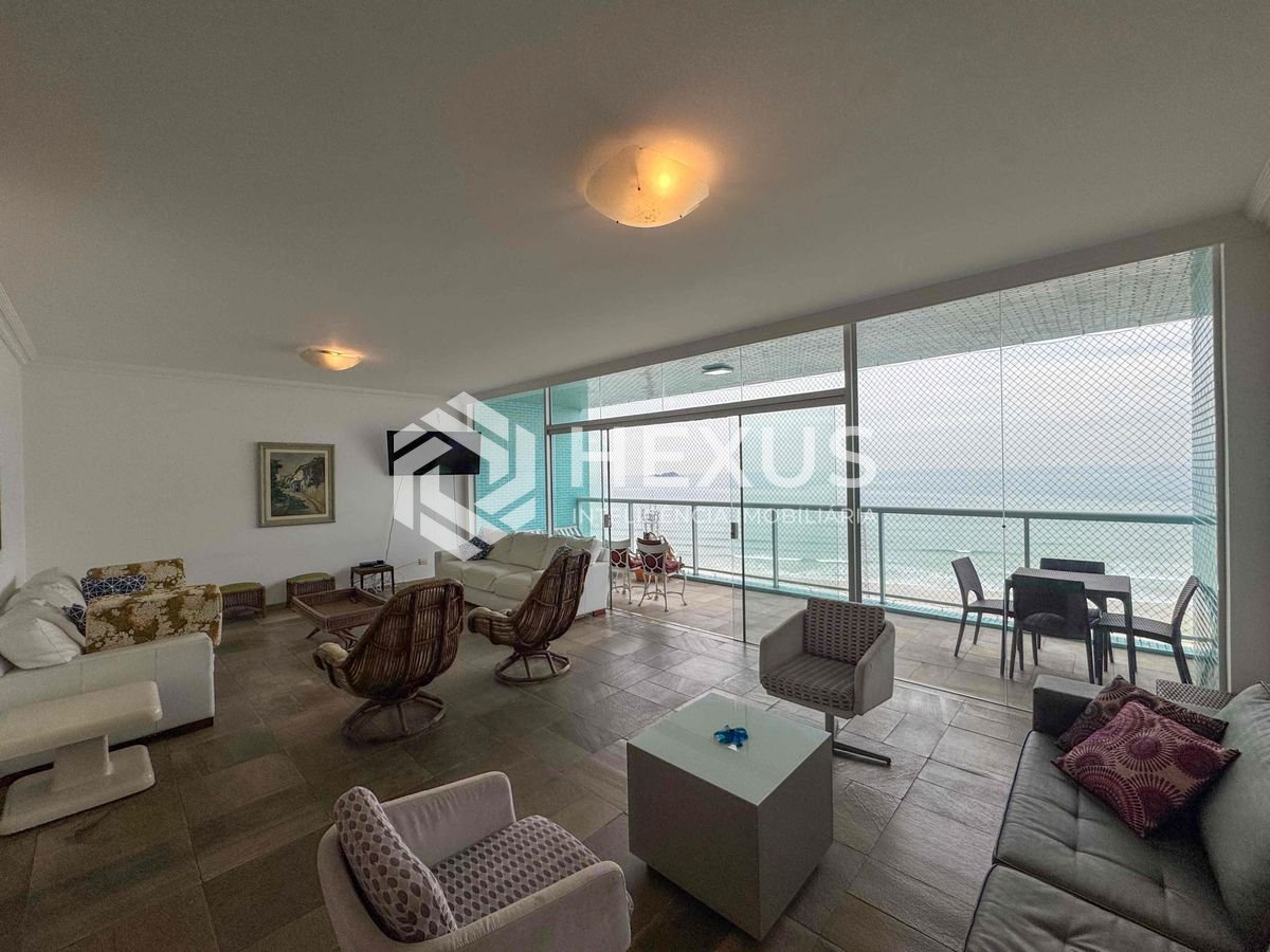 Foto 2 de Apartamento frente mar com varanda e vista mar na Praia das Pitangueiras, Guaruja