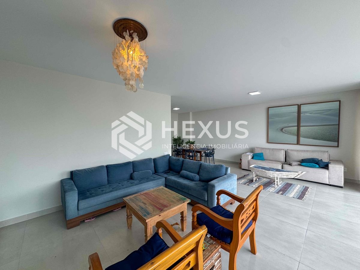 Foto 4 de Apartamento frente mar com varanda na Praia das Pitangueiras, Guaruja